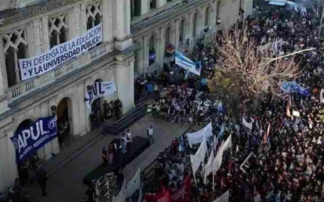 Comenzó un nuevo paro docente universitario en todo el país por el conflicto salarial y el financiamiento