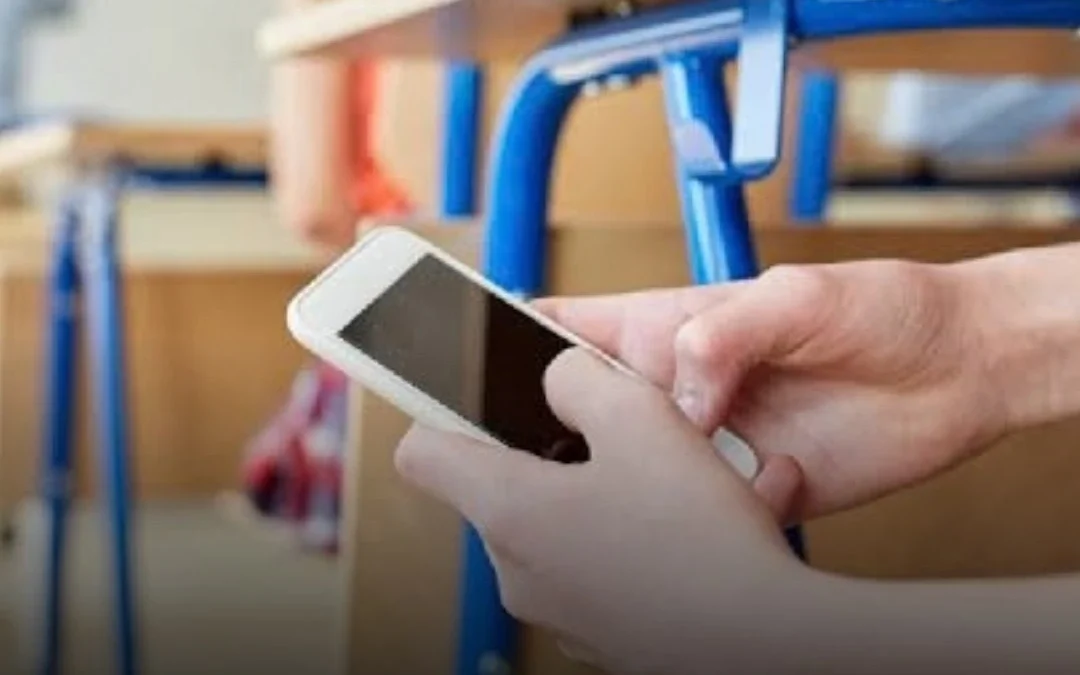 México prohibirá el uso de celulares en escuelas públicas y privadas